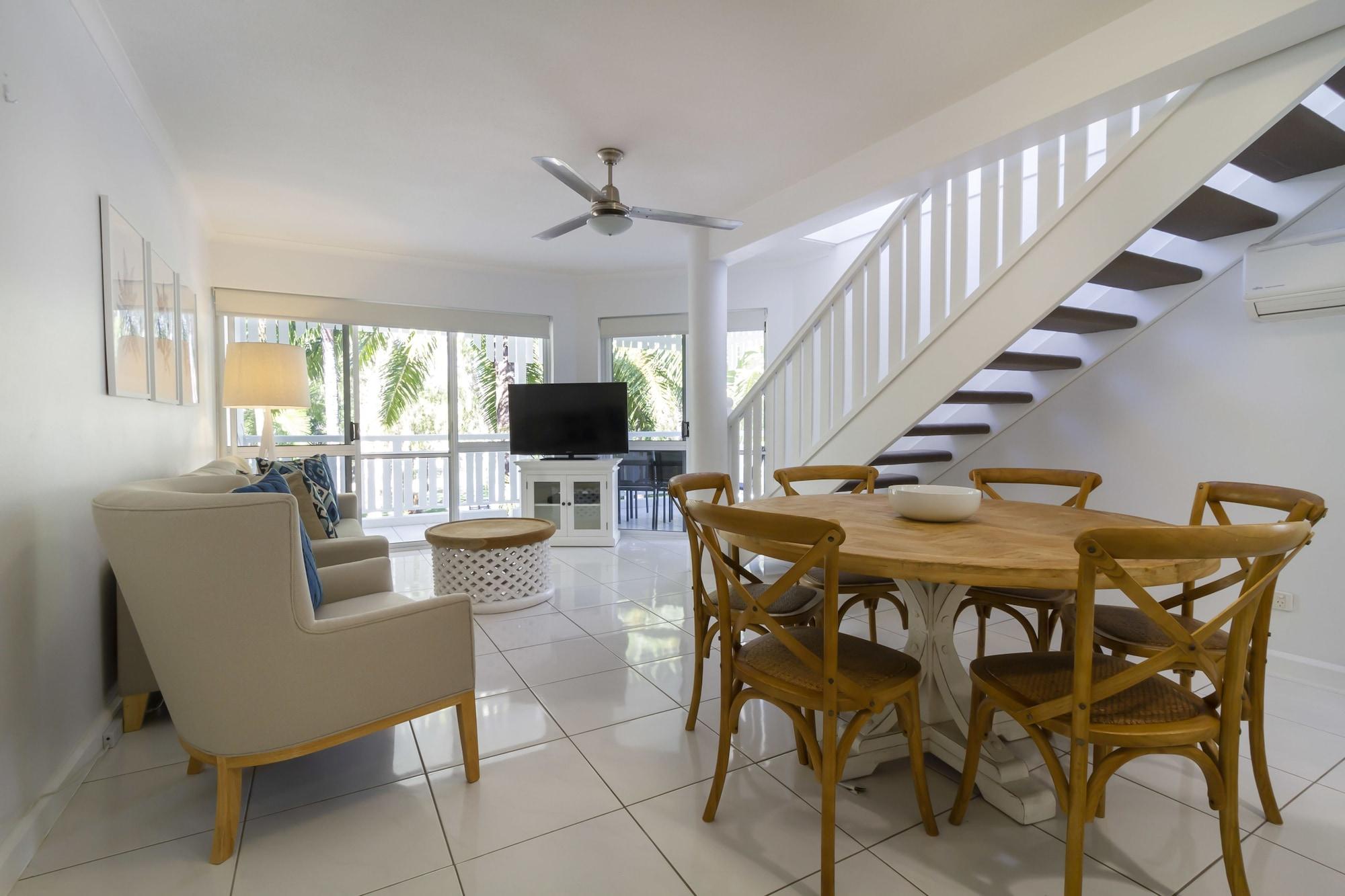 The White House Port Douglas Exteriör bild