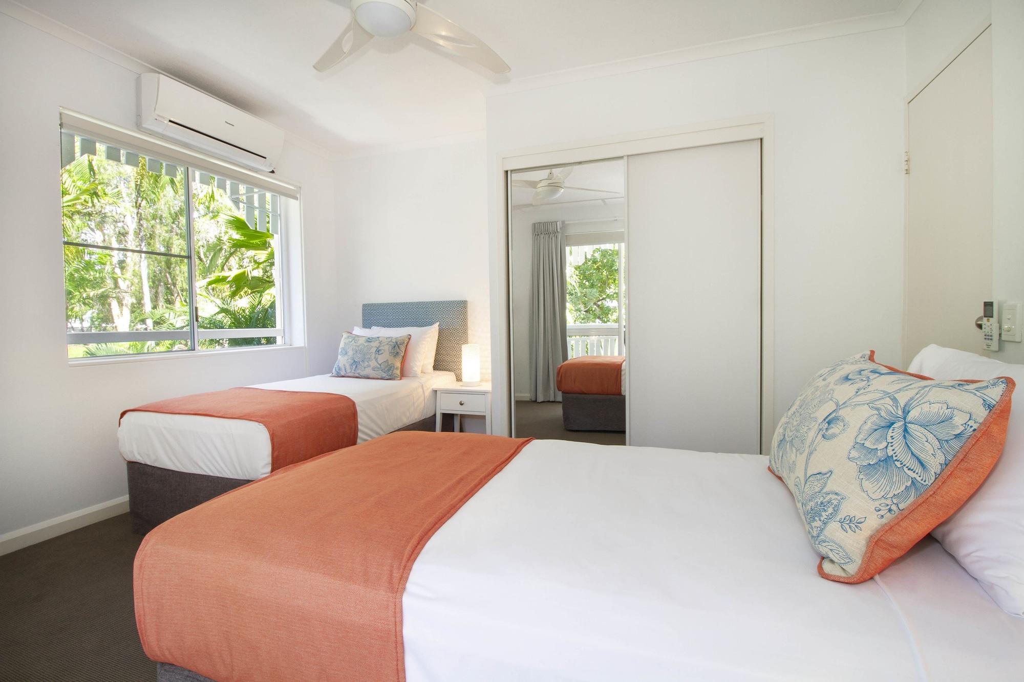 The White House Port Douglas Exteriör bild