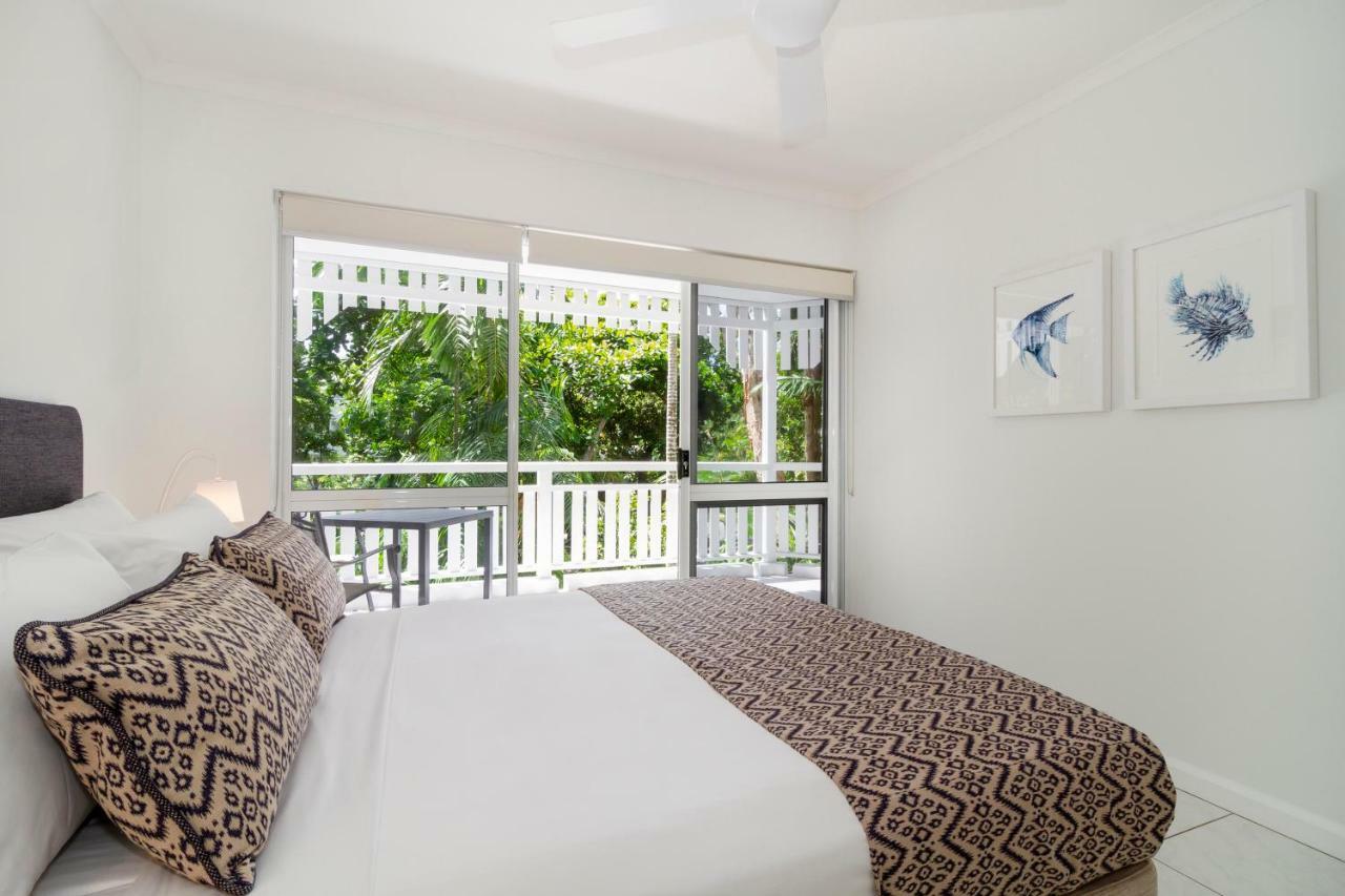 The White House Port Douglas Exteriör bild